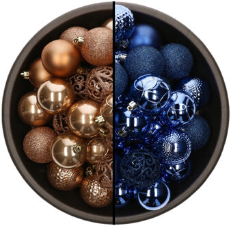 Bellatio Decorations 74x stuks kunststof kerstballen mix van camel bruin en kobalt blauw 6 cm - Kerstbal