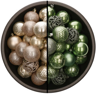 Bellatio Decorations 74x stuks kunststof kerstballen mix van champagne en salie groen 6 cm