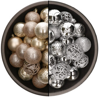 Bellatio Decorations 74x stuks kunststof kerstballen mix van champagne en zilver 6 cm - Kerstbal Champagnekleurig