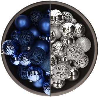 Bellatio Decorations 74x stuks kunststof kerstballen mix van kobalt blauw en zilver 6 cm - Kerstbal