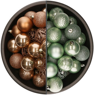 Bellatio Decorations 74x stuks kunststof kerstballen mix van mintgroen en camel bruin 6 cm