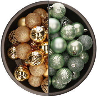 Bellatio Decorations 74x stuks kunststof kerstballen mix van mintgroen en goud 6 cm
