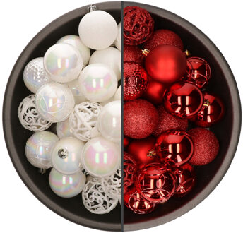 Bellatio Decorations 74x stuks kunststof kerstballen mix van parelmoer wit en rood 6 cm - Kerstbal