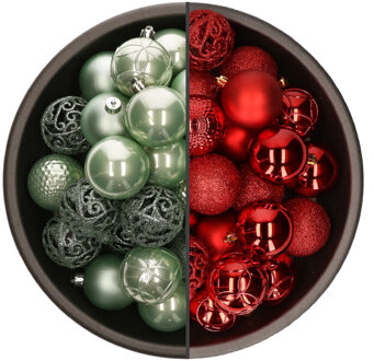 Bellatio Decorations 74x stuks kunststof kerstballen mix van rood en mintgroen 6 cm - Kerstbal