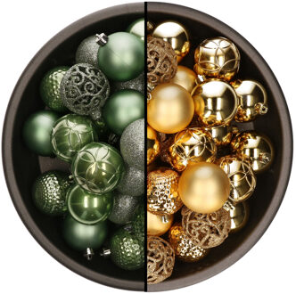 Bellatio Decorations 74x stuks kunststof kerstballen mix van salie groen en goud 6 cm