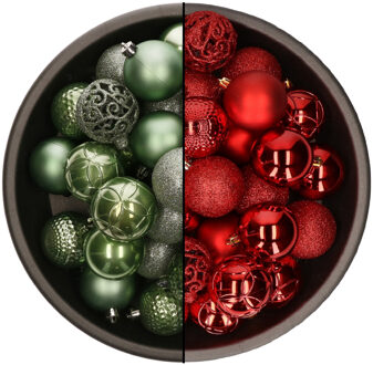 Bellatio Decorations 74x stuks kunststof kerstballen mix van salie groen en rood 6 cm - Kerstbal