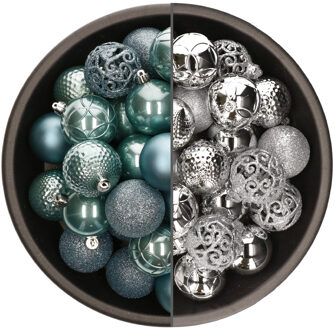 Bellatio Decorations 74x stuks kunststof kerstballen mix van zilver en ijsblauw 6 cm - Kerstbal