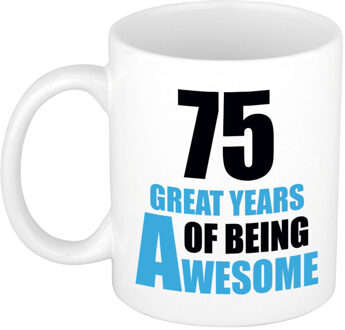 Bellatio Decorations 75 great years of being awesome cadeau mok / beker wit en blauw - verjaardagscadeau 75 jaar - feest mokken