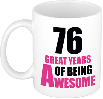 Bellatio Decorations 76 great years of being awesome cadeau mok / beker wit en roze - verjaardagscadeau 76 jaar - feest mokken