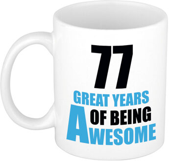 Bellatio Decorations 77 great years of being awesome cadeau mok / beker wit en blauw - verjaardagscadeau 77 jaar - feest mokken