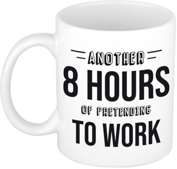 Bellatio Decorations 8 hours of pretending to work kado mok / beker wit en zwart - cadeau collega