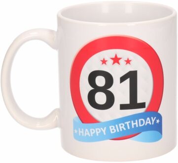 Bellatio Decorations 81 jaar Verjaardag koffiemok - cadeau beker - stopbord print - 300 ml - keramiek - wit