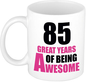 Bellatio Decorations 85 great years of being awesome cadeau mok / beker wit en roze - verjaardagscadeau 85 jaar - feest mokken