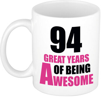 Bellatio Decorations 94 great years of being awesome cadeau mok / beker wit en roze - verjaardagscadeau 94 jaar - feest mokken