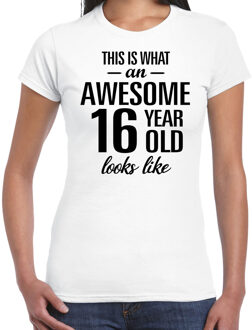 Bellatio Decorations Awesome 16 year / 16 jaar cadeau t-shirt wit dames