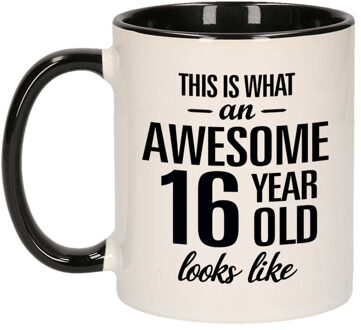 Bellatio Decorations Awesome 16 year old mok / beker zwart wit 300 ml - Verjaardag mokken