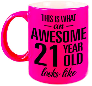 Bellatio Decorations Awesome 21 year cadeau mok / beker neon roze 330 ml