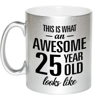 Bellatio Decorations Awesome 25 year cadeau mok / beker zilver 330 ml