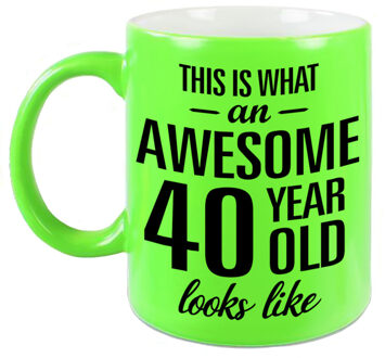 Bellatio Decorations Awesome 40 year - verjaardag cadeau koffiemok - beker - neon groen - 330 ml - 40 jaar geworden