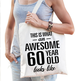 Bellatio Decorations Awesome 60 year / geweldig 60 jaar cadeau tasje - wit - voor dames - verjaardag tasje Creme