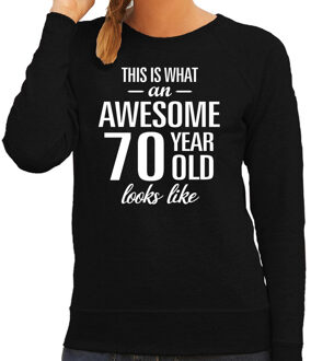 Bellatio Decorations Awesome 70 year / 70 jaar cadeau sweater zwart dames