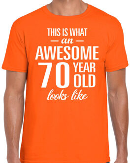 Bellatio Decorations Awesome 70 year / 70 jaar cadeau t-shirt oranje heren