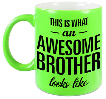 Bellatio Decorations Awesome brother cadeau mok / beker voor broer neon groen 330 ml - feest mokken