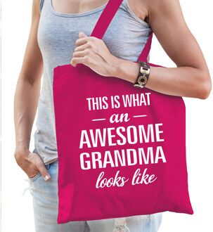 Bellatio Decorations Awesome grandma / oma cadeau tas roze voor dames - Feest Boodschappentassen