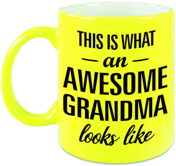 Bellatio Decorations Awesome grandma / oma neon gele cadeau mok / beker 330 ml Geel