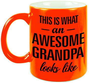 Bellatio Decorations Awesome grandpa / opa cadeau mok / beker neon oranje 330 ml - feest mokken