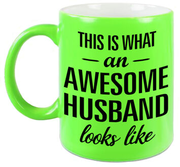 Bellatio Decorations Awesome husband / echtgenoot cadeau mok / beker neon groen 330 ml