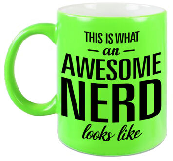 Bellatio Decorations Awesome nerd / slimmerik cadeau mok / beker neon groen 330 ml