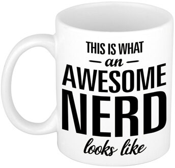 Bellatio Decorations Awesome nerd / slimmerik cadeau mok / verjaardag beker 300 ml - feest mokken Wit