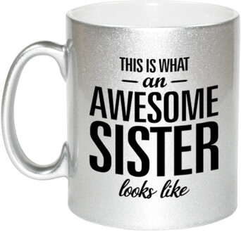 Bellatio Decorations Awesome sister cadeau mok / beker zilver voor zus 330 ml
