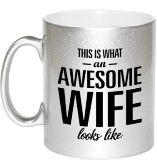 Bellatio Decorations Awesome wife / echtgenote zilveren cadeau mok / beker 330 ml