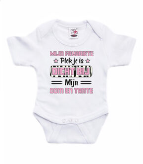 Bellatio Decorations Baby rompertje - roze - favoriete plekje - oom en tante - cadeau romper 56 (1-2 maanden)