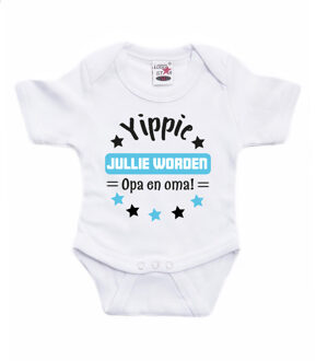 Bellatio Decorations Baby rompertje - yippie jullie worden opa en oma - blauw - kraam cadeau
