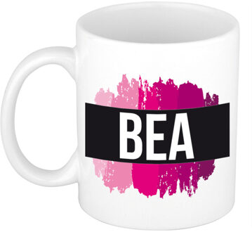 Bellatio Decorations Bea naam cadeau koffie mok - beker - met roze verfstrepen - Cadeau collega - moederdag