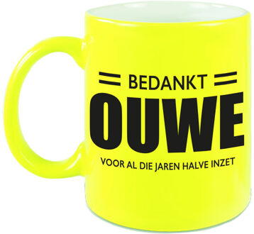 Bellatio Decorations Bedankt ouwe voor de halve inzet neon geel mok / beker 330 ml - Pensioen afscheidscadeau - feest mokken