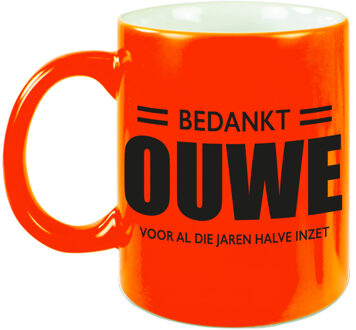 Bellatio Decorations Bedankt ouwe voor de halve inzet neon oranje mok / beker 330 ml - Pensioen afscheidscadeau - feest mokken