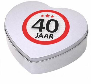 Bellatio Decorations Cadeau 40 jaar - hartjes snoep blik met leeftijd etiket - 18x17 cm - verpakking - verjaardag