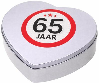 Bellatio Decorations Cadeau 65 jaar - hartjes snoep blik met leeftijd etiket - 18x17 cm - verpakking - verjaardag