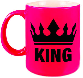 Bellatio Decorations Cadeau King mok/ beker fluor neon roze met zwarte bedrukking 300 ml - feest mokken