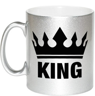 Bellatio Decorations Cadeau King mok/ beker zilver met zwarte bedrukking 300 ml - feest mokken Zilverkleurig