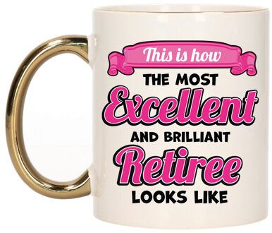 Bellatio Decorations Cadeau koffie/thee mok - excellent gepensioneerde - goud/roze - keramiek - 300 ml