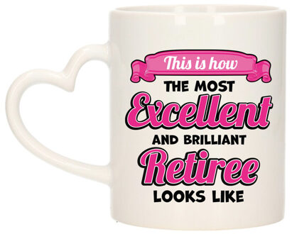 Bellatio Decorations Cadeau koffie/thee mok - excellent gepensioneerde - roze - keramiek - 300 ml