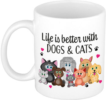 Bellatio Decorations Cadeau koffie/thee mok - life is better with cats and dogs - wit - 300 ml - keramiek - huisdieren