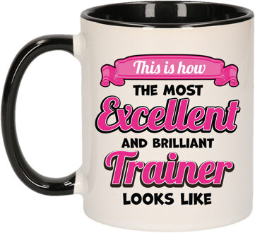Bellatio Decorations Cadeau koffie/thee mok trainer/coach - excellent trainer - zwart - keramiek - 300 ml
