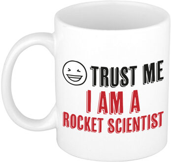 Bellatio Decorations Cadeau koffie/thee mok - trust me I am a rocket scientist - rood - keramiek - 300 ml