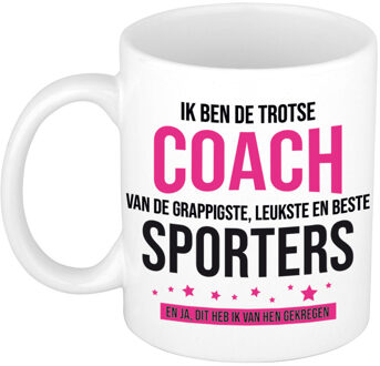 Bellatio Decorations Cadeau koffie/thee mok voor coach/trainer - roze - trotse coach - keramiek - 300 ml